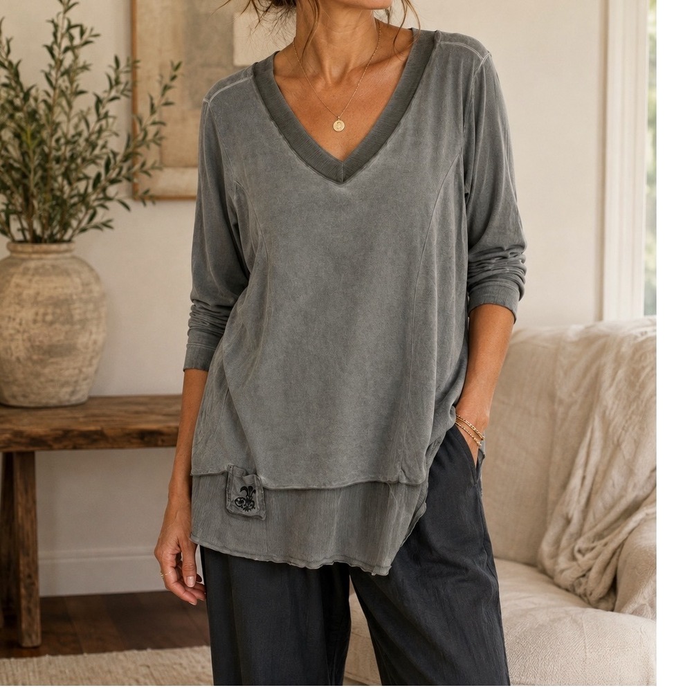 Soft Surroundings Large Gray Greige Tunic Top 3/4 Sleeve V-Neck Layered Hem